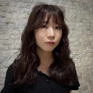 ミディアム INORI /フェイスレイヤーのヘアスタイル