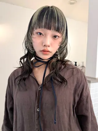 セミロング カラー ミルクティーレイヤー Kaito🐩/栄のヘアスタイル