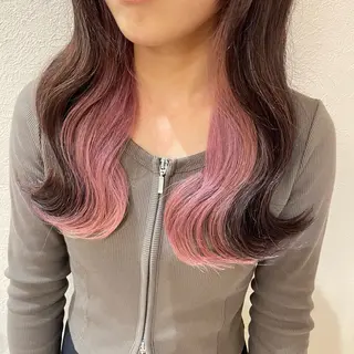 ロング 岡本 彩香のヘアスタイル