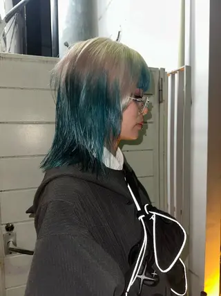 ミディアム ✴︎TO-MA✴︎ レッドカラー/透明感のヘアスタイル