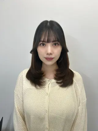 ミディアム sunc所属・梅田l大人韓国ヘア レイヤー×艶カラーのヘアスタイル