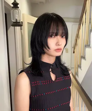 ミディアム ウルフ/レイヤー /パーマ/島田陽稀のヘアスタイル