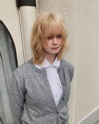 ショート カラー Hanaka🐈‍⬛ 海外×ニュアンスのヘアスタイル