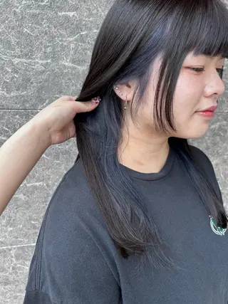 ロング カラー 廣瀬 美月のヘアスタイル