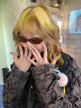 セミロング カラー haco＋所属・圧倒的デザイン力 店長🎨RENAのヘアスタイル