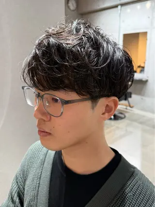 ミディアム パーマ メンズ 藤田 一遼のヘアスタイル