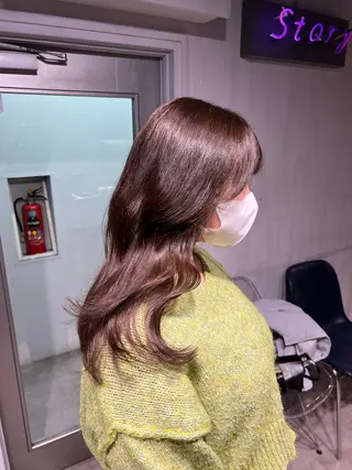 セミロング カラー NANAMI🩵 大人可愛い韓国ヘアのヘアスタイル