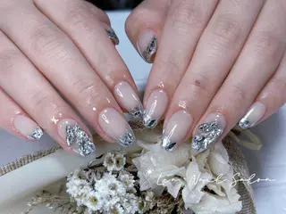 ミディアム カラー ネイル Lea NAILsalon所属・Le’a NailSalonのネイルデザイン