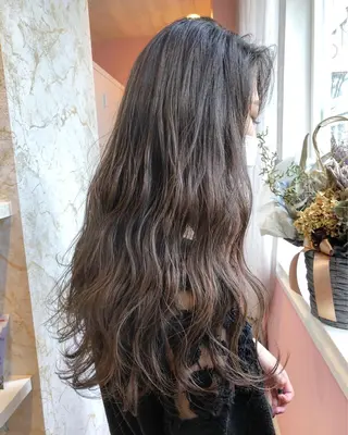 ロング REVE所属・TAKU 美容師のヘアスタイル