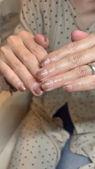 ネイル 人見 菜巴（ネイリスト）のネイルデザイン