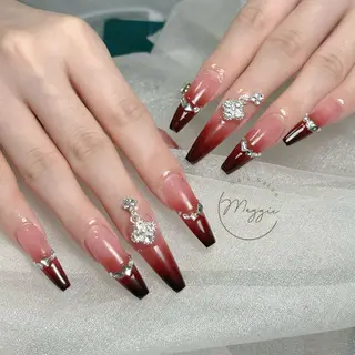 ネイル Maggie Nail🦩のネイルデザイン