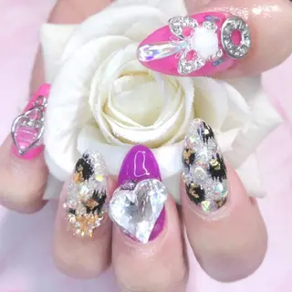 ネイル エステとネイル ローズコンフォートのネイルデザイン