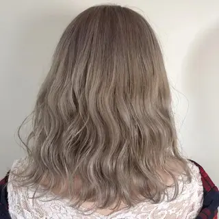 ミディアム カラー Rina  のヘアスタイル