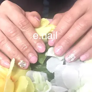 ネイル e.nail所属・和賀井 恵理のネイルデザイン
