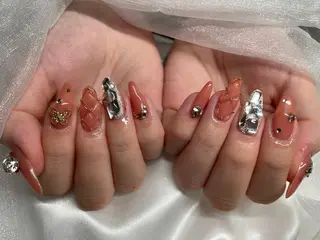 ネイル Roi〈ロワ〉 Minakoのネイルデザイン