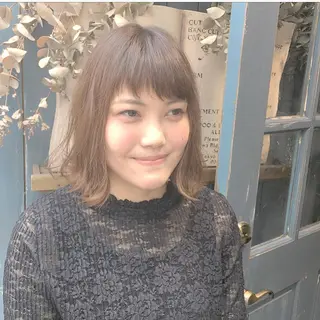 ミディアム カラー パーマ ブリーチ、パーマ 西部笑のヘアスタイル