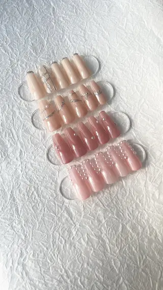 ネイル 鈴木 愛理のネイルデザイン