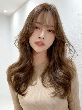 セミロング _WHITE上本町店所属・_WHITE上本町 代表のヘアスタイル