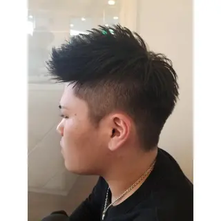 ショート メンズ ブリーチ、デザイン  カラー福士直矢のヘアスタイル