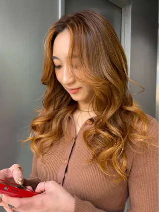 セミロング 🫧バレイヤージュ/ ハイトーン/ミズキのヘアスタイル