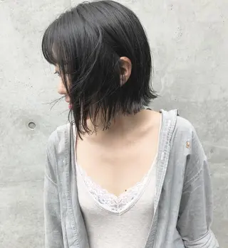ミディアム カラー THE DAY所属・AKI HASHIMOTOのヘアスタイル