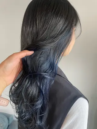 セミロング 🌐NATSUMI 🌐【寒色カラー】のヘアスタイル