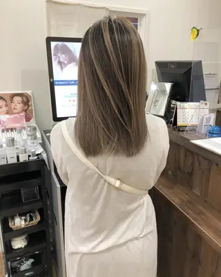 カラー 🌈ハイトーン/ ワタル🌈のヘアスタイル