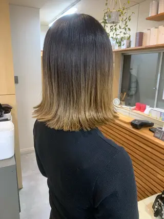 ミディアム ニシタニ コハルのヘアスタイル