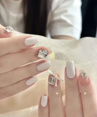 ネイル VIVIAN エイのネイルデザイン