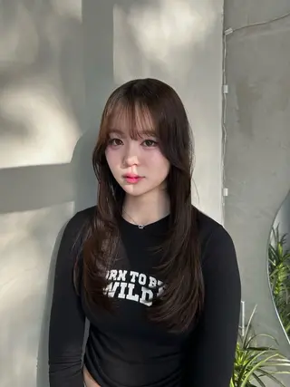 ロング 韓国レイヤーカット/ 暗髪カラー/林 竜翔のヘアスタイル