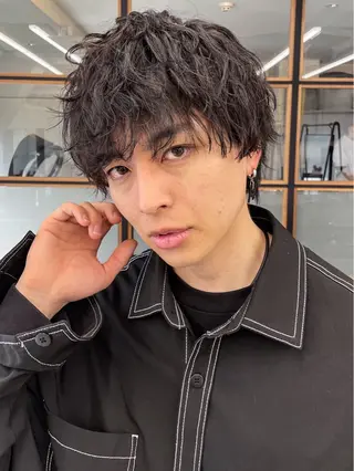 パーマ メンズ パーマ🤍メンズヘア 韓国🤍YUYAKAのヘアスタイル