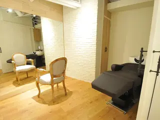 ヘアケア特化型サロン newi 京橋のヘアスタイル