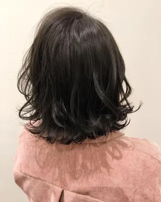 ショート カラー 石田 優菜のヘアスタイル