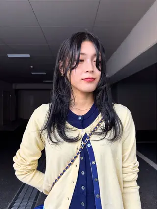 セミロング musiiik saya/今泉のヘアスタイル