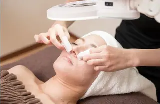 ニキビ・毛穴改善 🌿ハーブピーリングのエステ・リラクイメージ