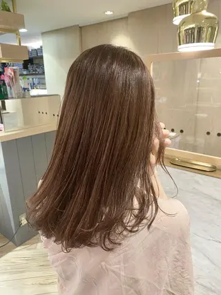 カラー BiBi 藤野あゆみのヘアスタイル