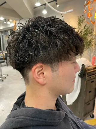 ショート パーマ メンズ 🌈透明感カラー 韓国 ミライ🇰🇷のヘアスタイル