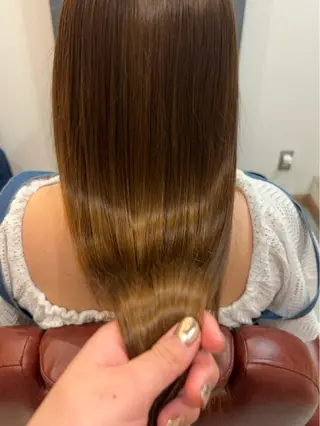 ロング パーマ 髙木琉菜／レイヤー パーソナルカラーのヘアスタイル