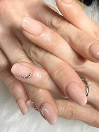 ネイル nail salon 〜Miari〜所属・吉澤 梓のネイルデザイン