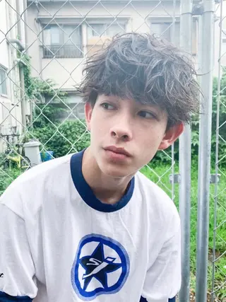 ミディアム パーマ メンズ メンズ似合わせ🪞 リピート率No.1のヘアスタイル