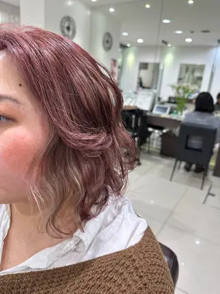 ミディアム お得に💓💓🩷 艶髪カラー🩷🩷のヘアスタイル