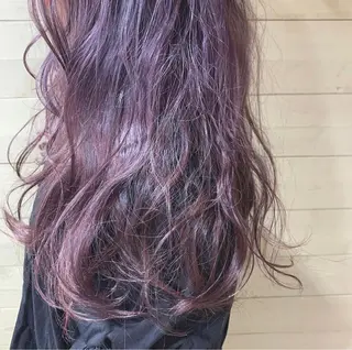 ロング カラー クワハラ イオリのヘアスタイル