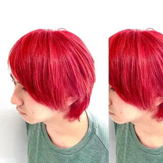 セミロング カラー JuNブリーチに 縮毛矯正するプロのヘアスタイル