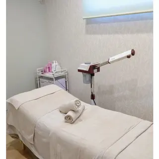 PRETTIEST SHINE所属・フェイシャル/ボディ /ブライダル山田浩子のエステ・リラクイメージ