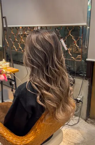 セミロング カラー 海外デザイン🇺🇸 石渡諒太のヘアスタイル