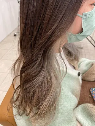 カラー ○HITOMI ○のヘアスタイル