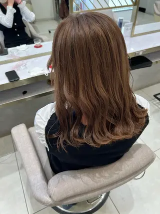 ミディアム 中嶋 彩乃のヘアスタイル