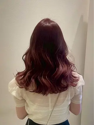 ロング わだ まゆのヘアスタイル