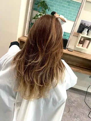 ロング ブリーチ/ストレート ダブルカラーtetoのヘアスタイル