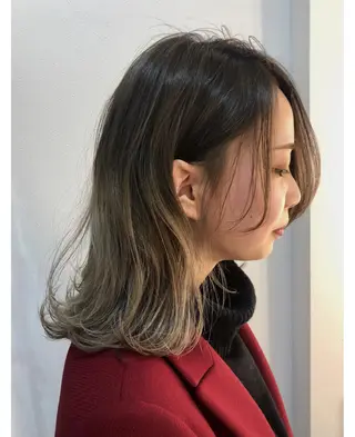ミディアム カラー 岩田 萌那のヘアスタイル